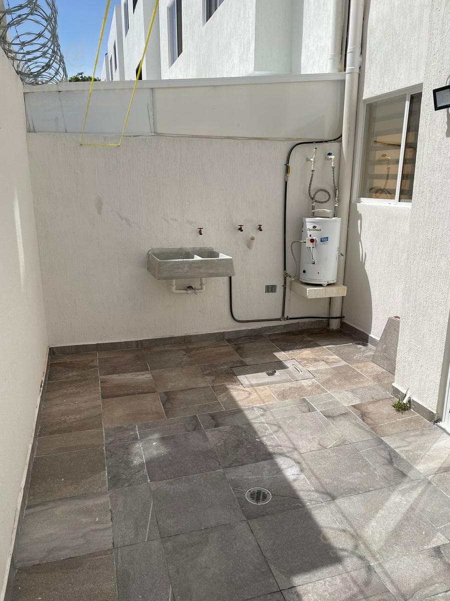 Unfurnished House for Rent: 3 Bedrooms, 3.5 Bathrooms, Frontemare Subdivision, Playa del Carmen P4026