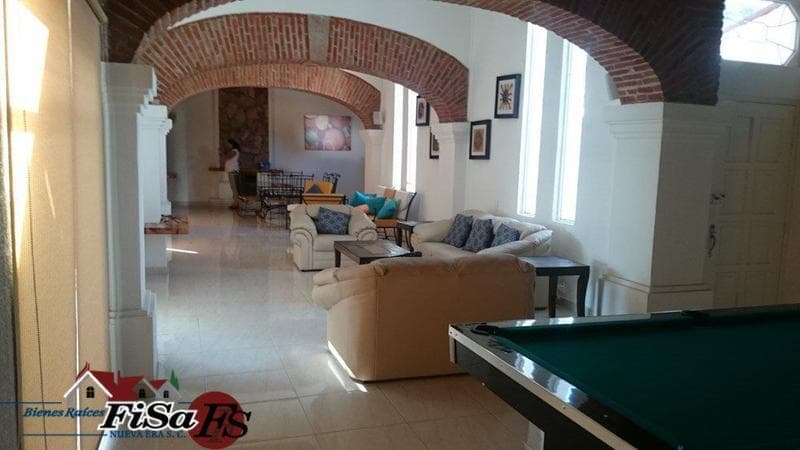 HOUSE FOR SALE/RENT IN SAN GIL, WITH ACCESS TO THE LAKE