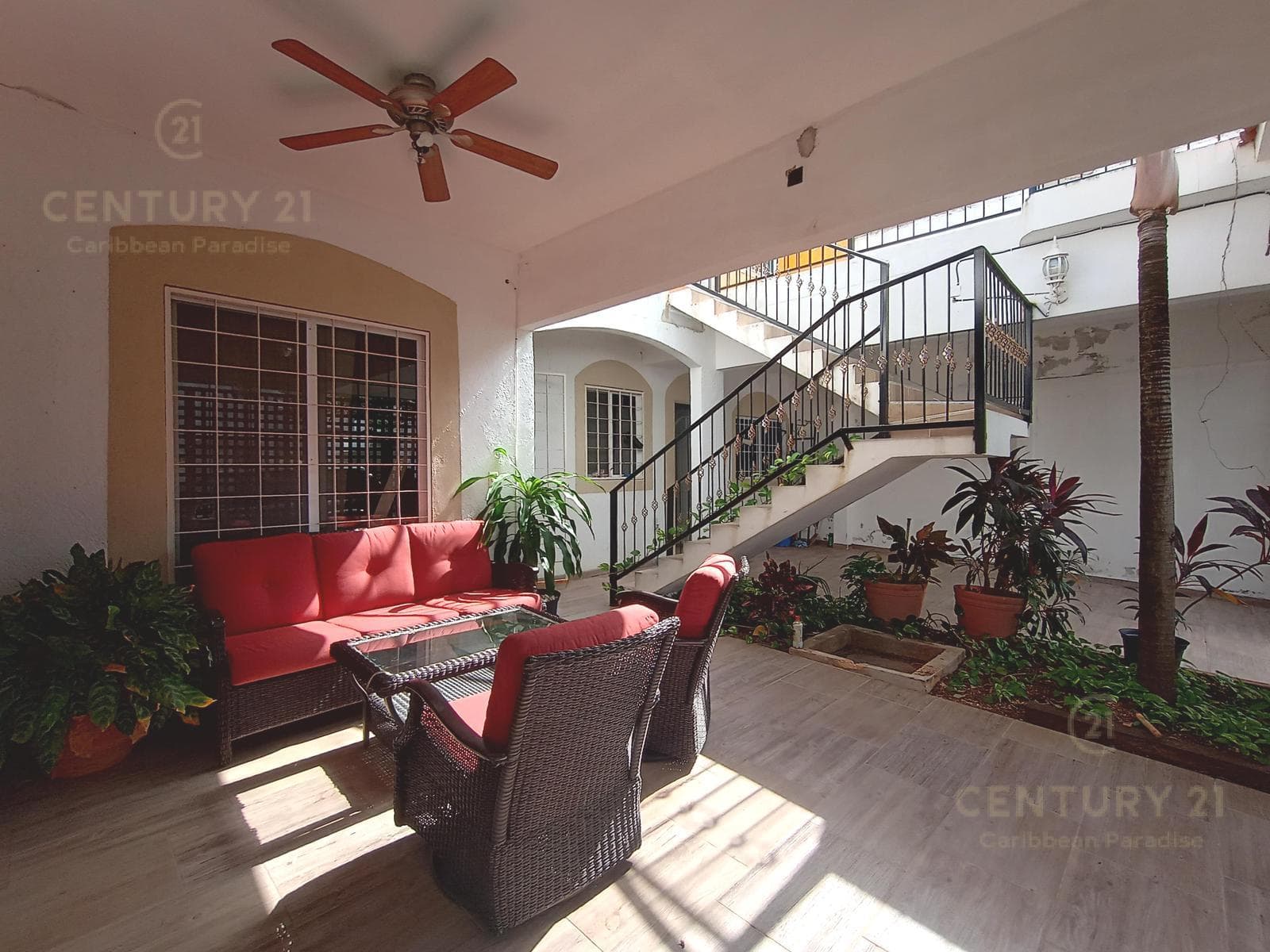 Spacious 6-Bedroom Tuscan-Style House on Chemuyil Avenue, Playa del Carmen P4117