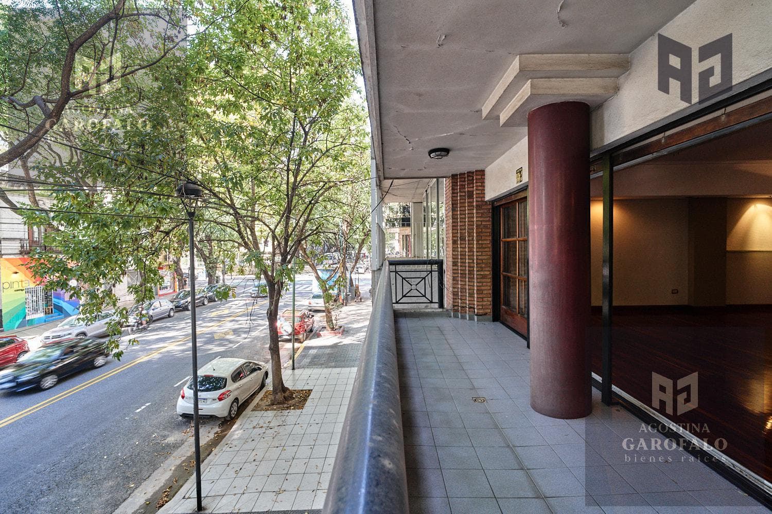 Spectacular apartment for sale: 5 rooms, 2 parking spaces, storage room, two balconies, and a patio in Caballito