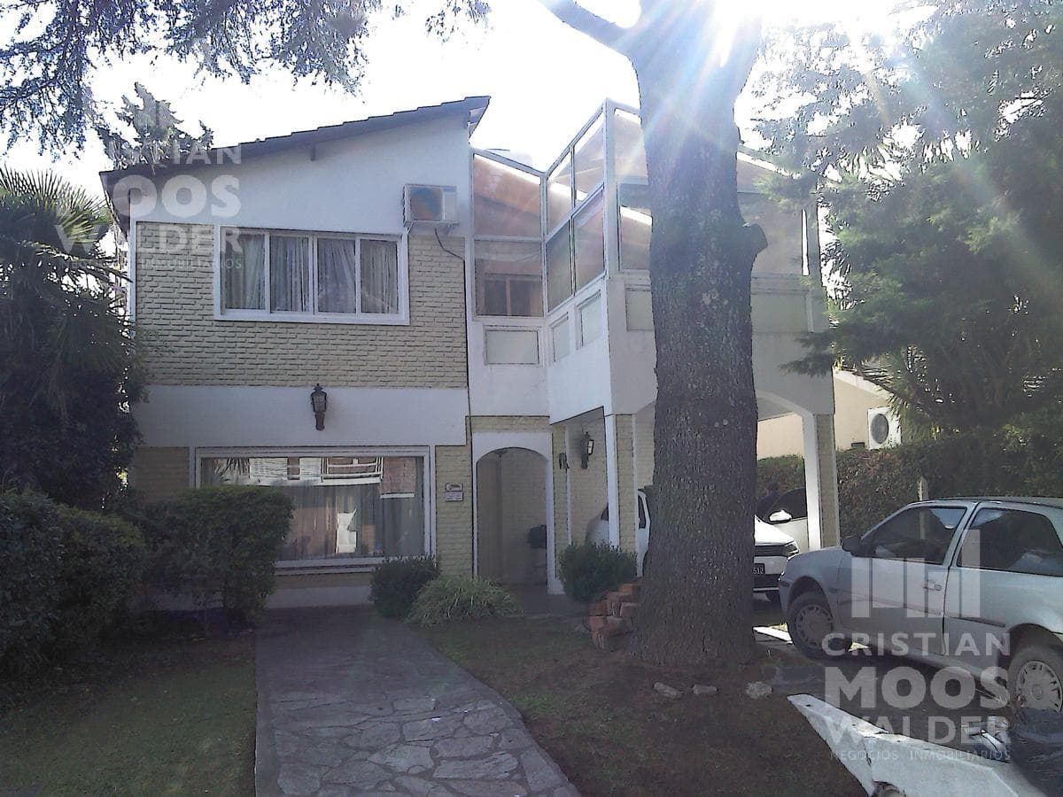 House for sale, Country Maschwitz Club.