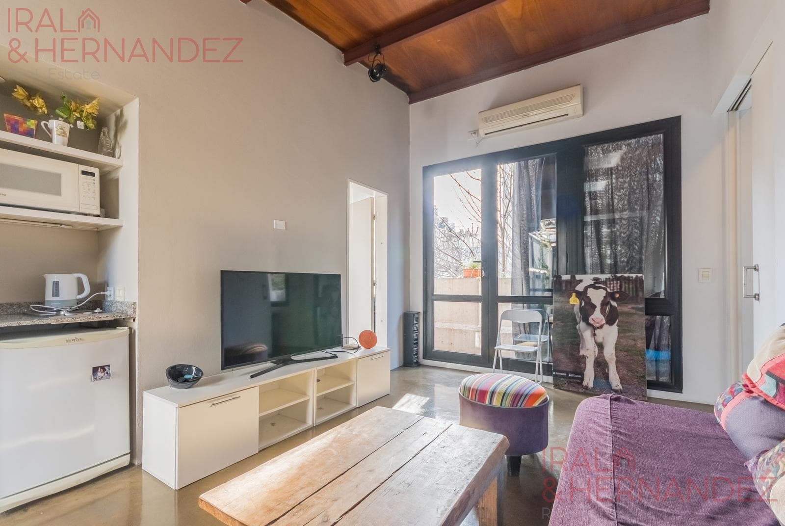Stunning townhouse for sale in Nuñez with a terrace