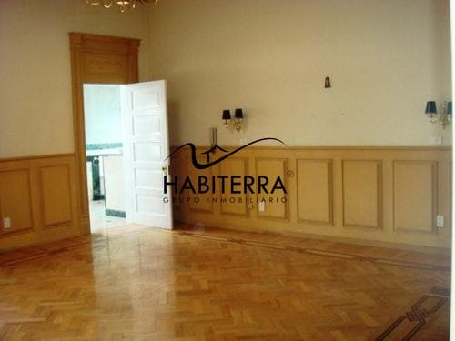 VENTA PRECIOSA RESIDENCIA DE UN SOLO NIVEL