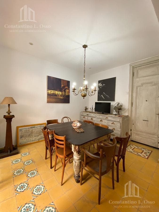 3-room apartment—right in the heart of San Telmo—near Plaza Dorrego.