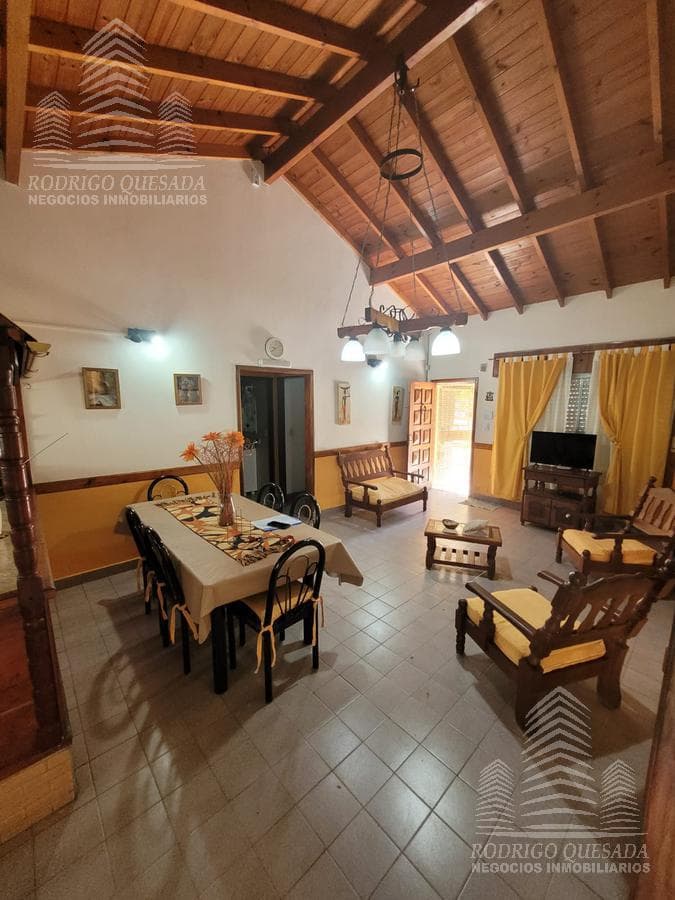 A beautiful and comfortable house on Main Avenue—Local!!