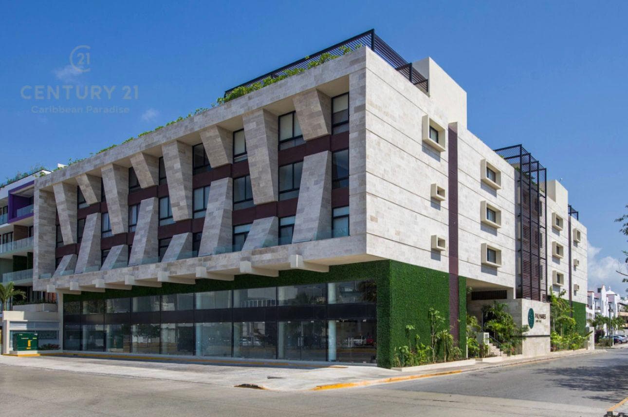 Beautiful, Fully Furnished 1-Bedroom Penthouse for Sale in a Prime Location in Playa del Carmen P418