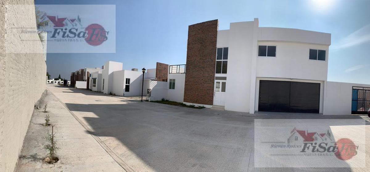House - Condominium Chabacanos