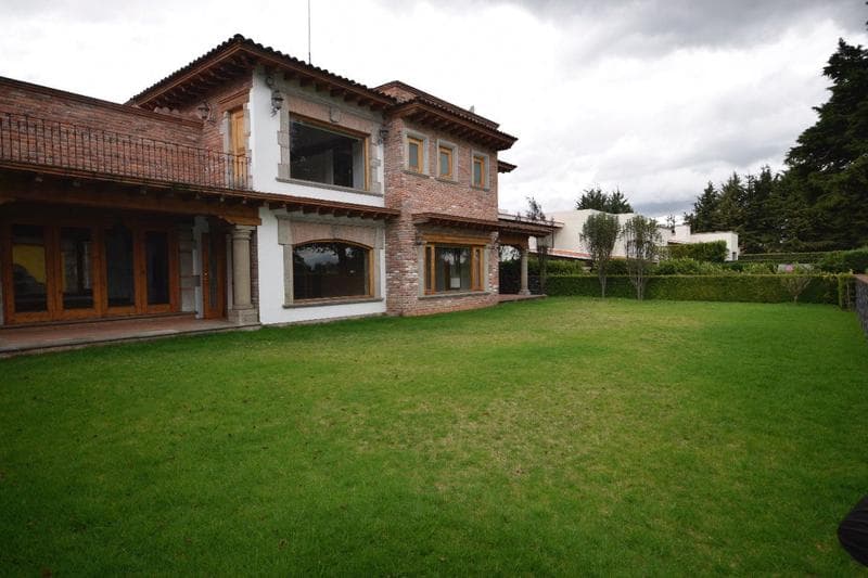 RENTA FUNCIONAL CASA EN EL CLUB DE GOLF LOS ENCINOS