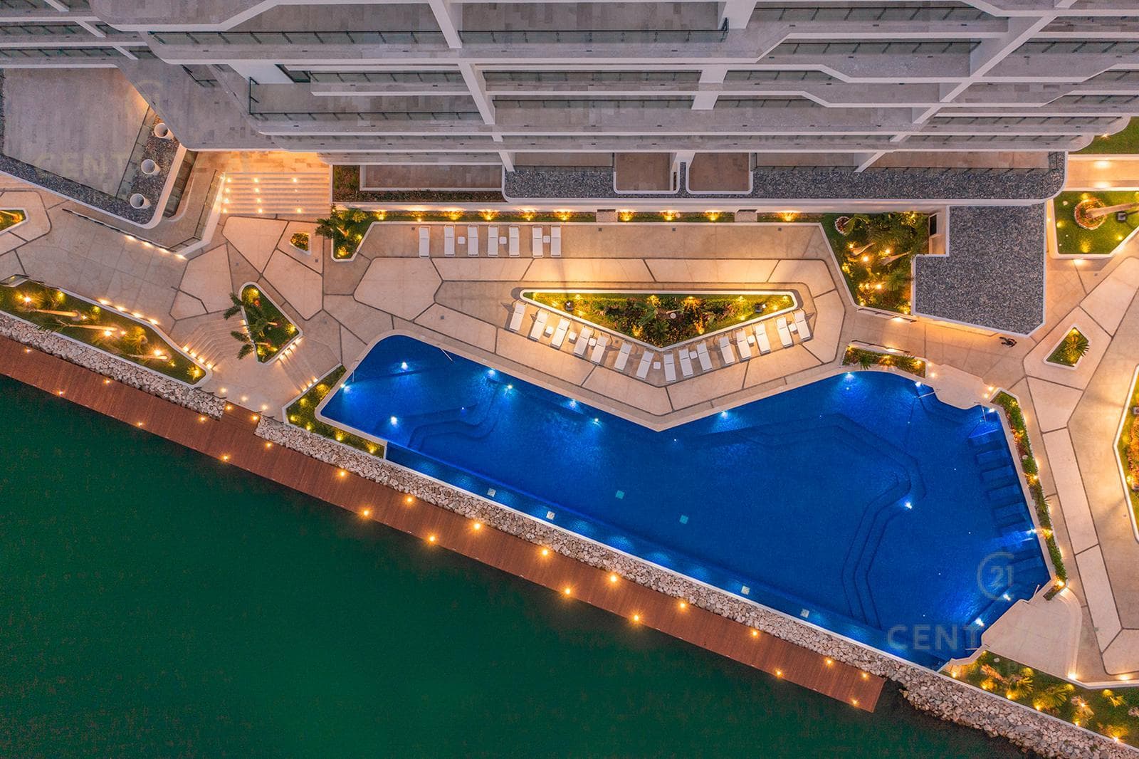 Luxury Condo for Sale in Puerto Cancún C3781