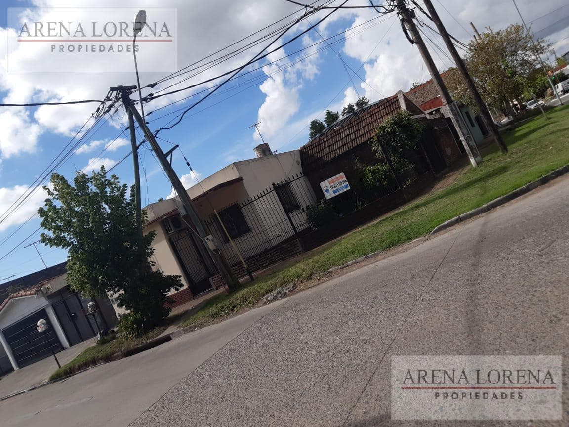 3-room house, garage, spacious yard - Morón