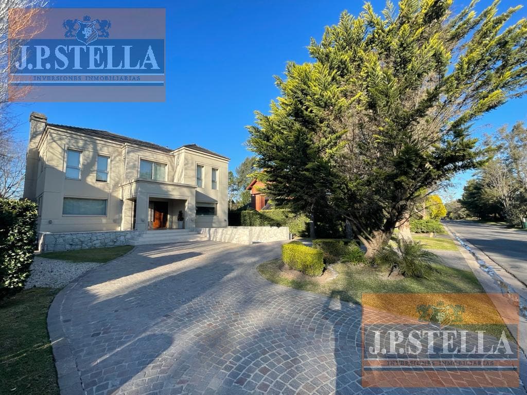 Excelente Casa 6 Ambientes c/Piscina Climatizada - 460 m² - PREMIUN - Saint Thomas