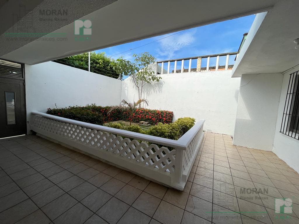 Renta de casa residencial en Playa Sol