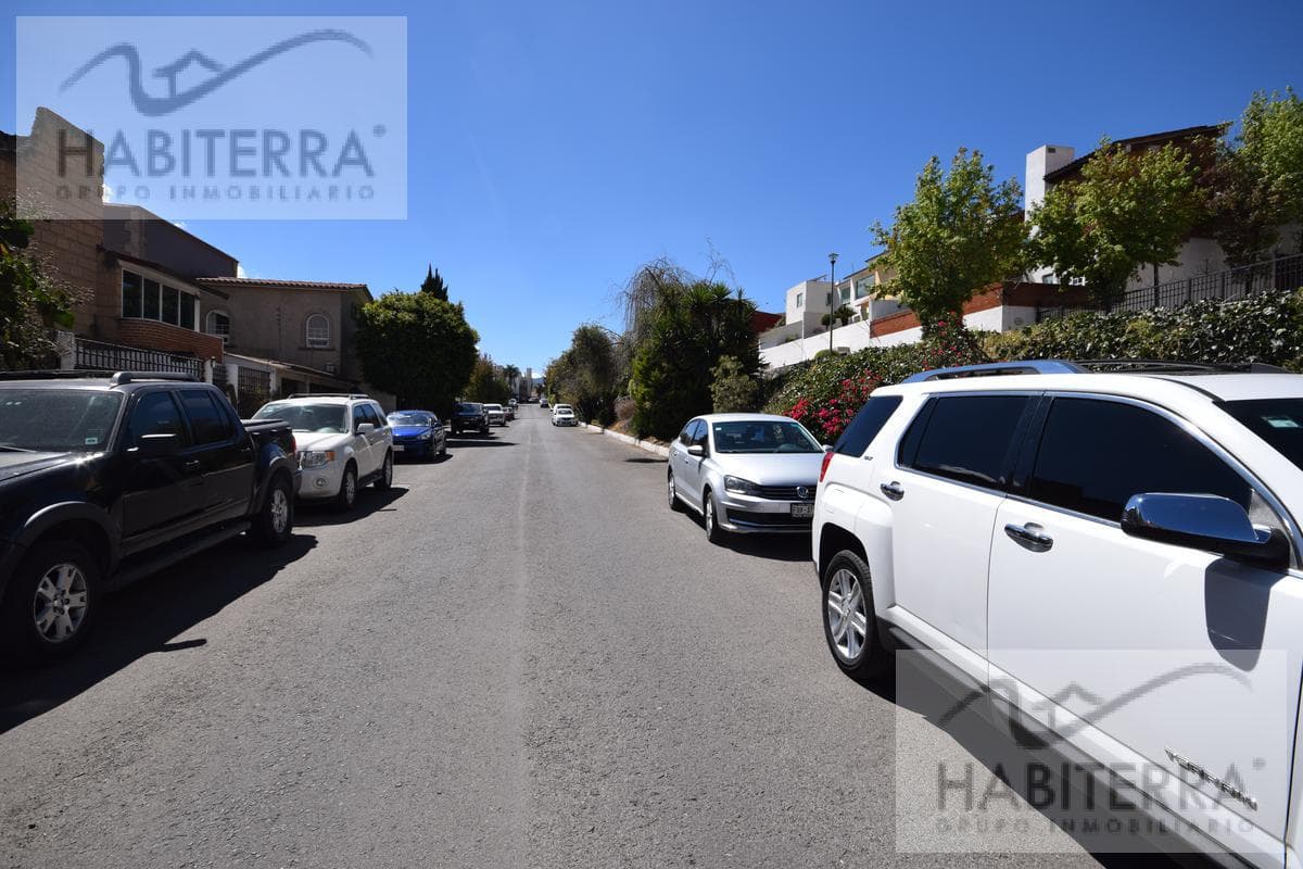 Venta excelente casa en Hacienda de las Palmas