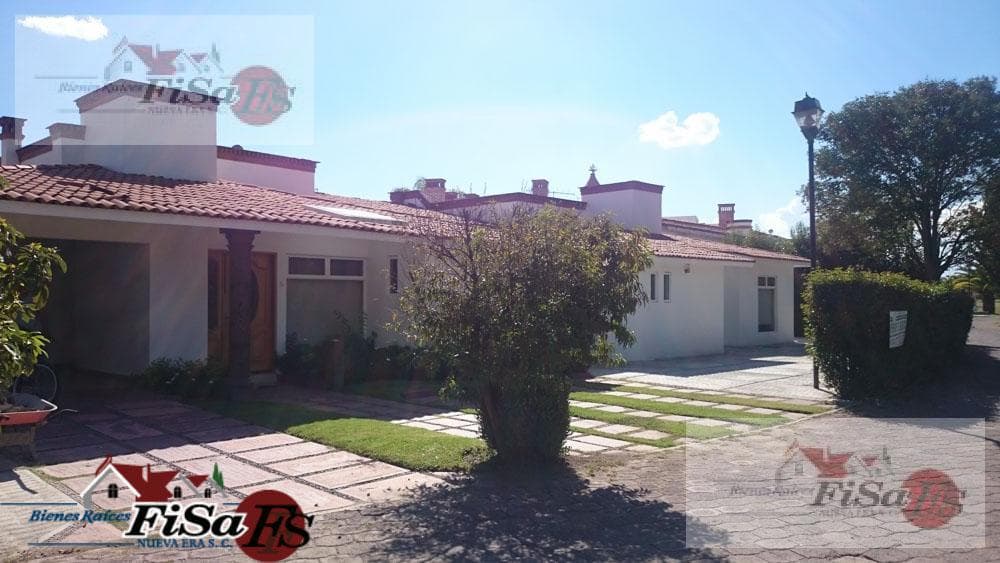 HOUSE FOR SALE/RENT IN SAN GIL, WITH ACCESS TO THE LAKE