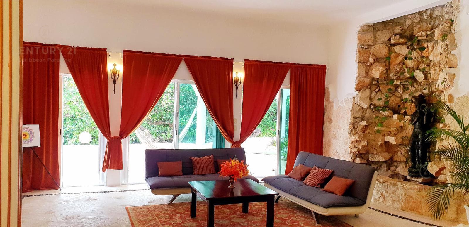 Beautiful 3-Bedroom House with 2 Studios in Playacar Phase I