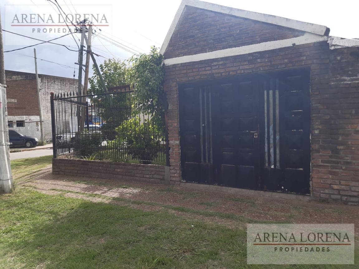 3-room house, garage, spacious yard - Morón