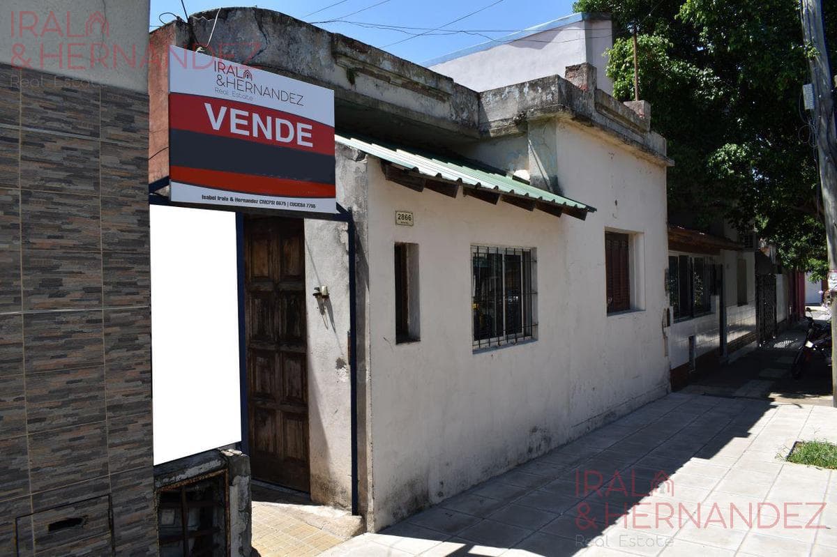 HOUSE FOR SALE IN MATADEROS RESIDENCIAL – BUENOS AIRES CITY – IN NEED OF RENOVATION
