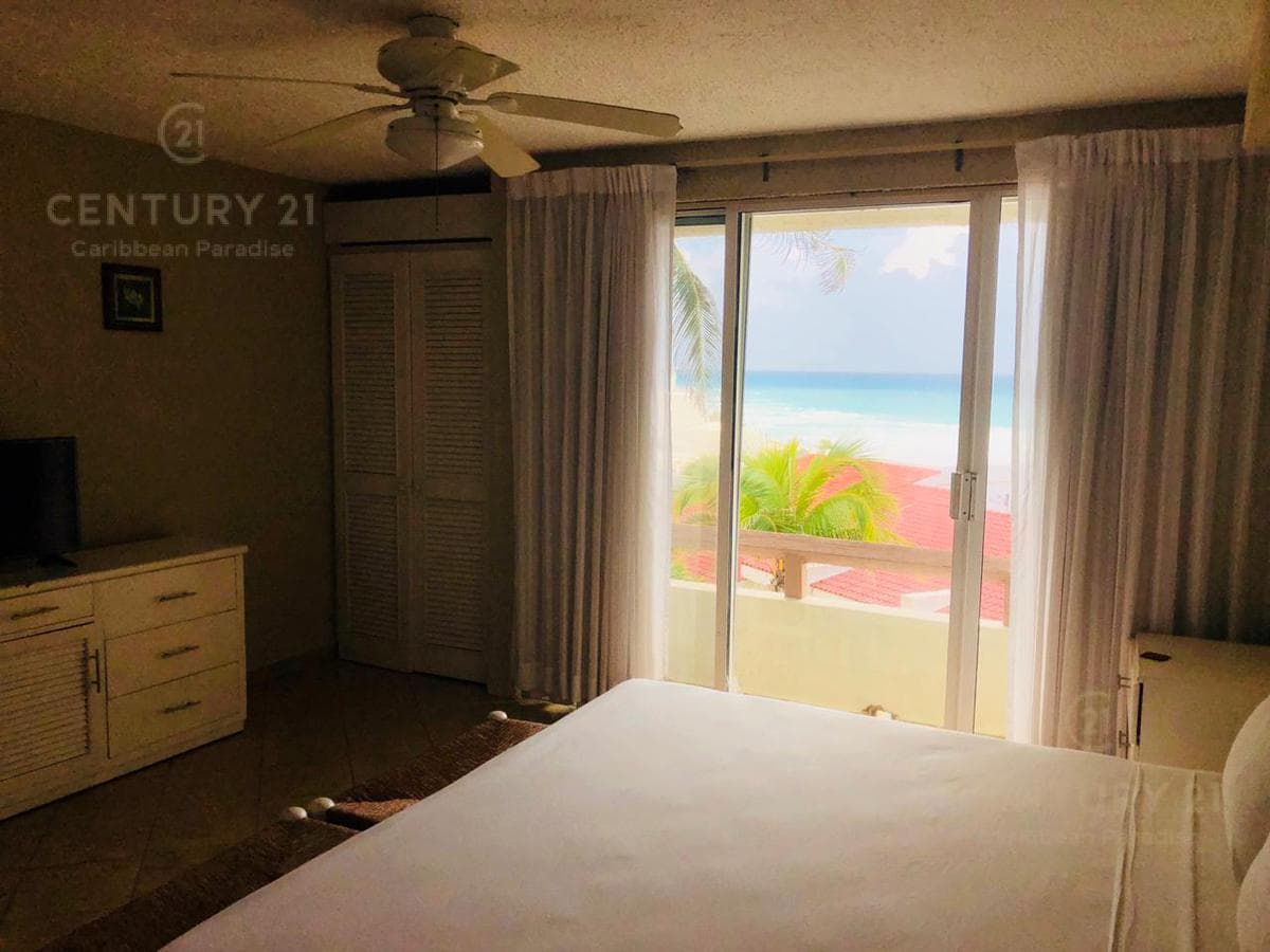 Departamento de 1 Recámara Frente al Mar en Venta en Cancún | C3977