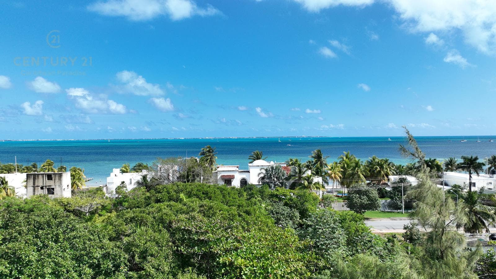 Pre-sale of a Beachfront Condo in Costa Mujeres C3845