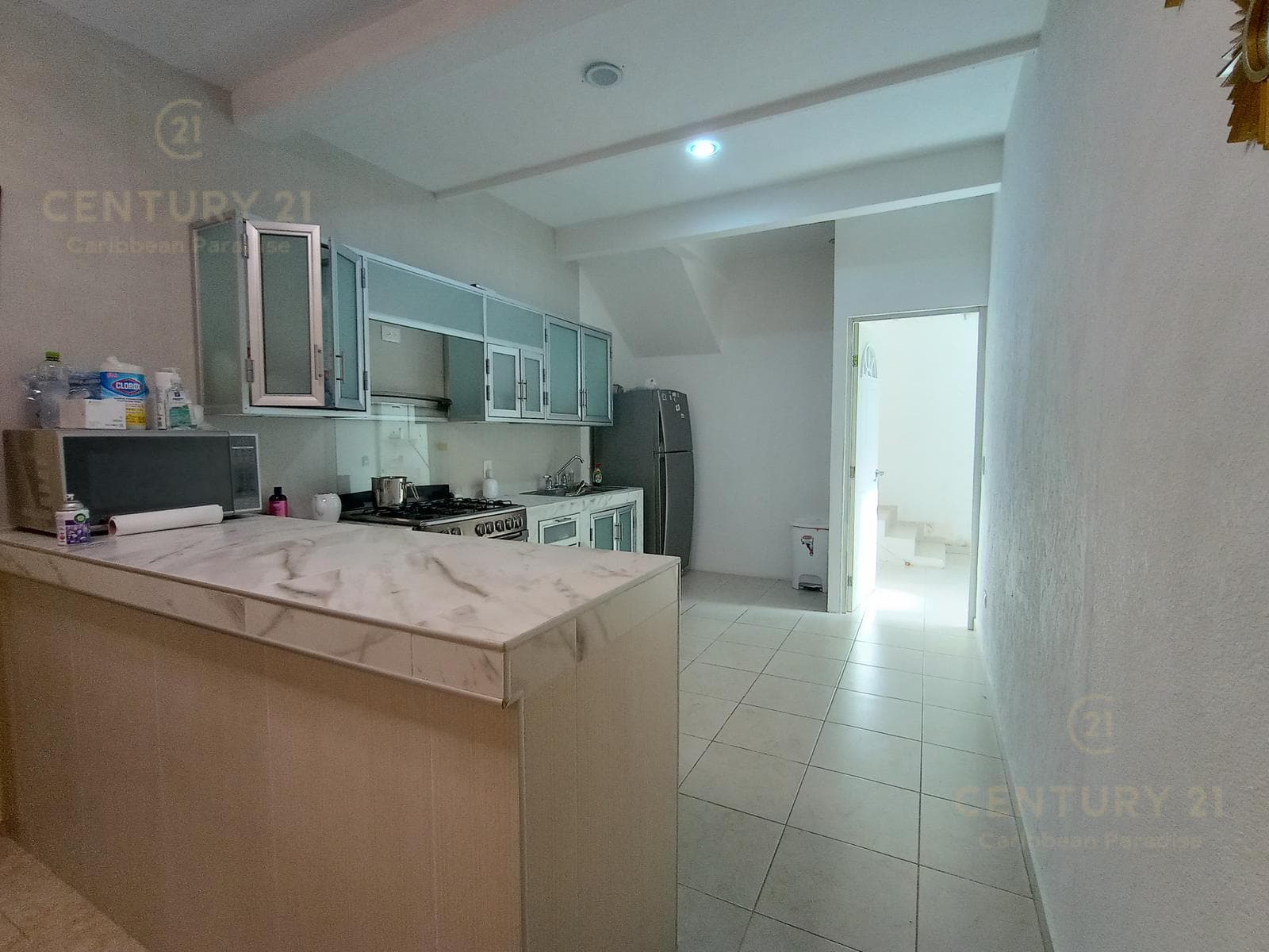 Spacious 6-Bedroom Tuscan-Style House on Chemuyil Avenue, Playa del Carmen P4117