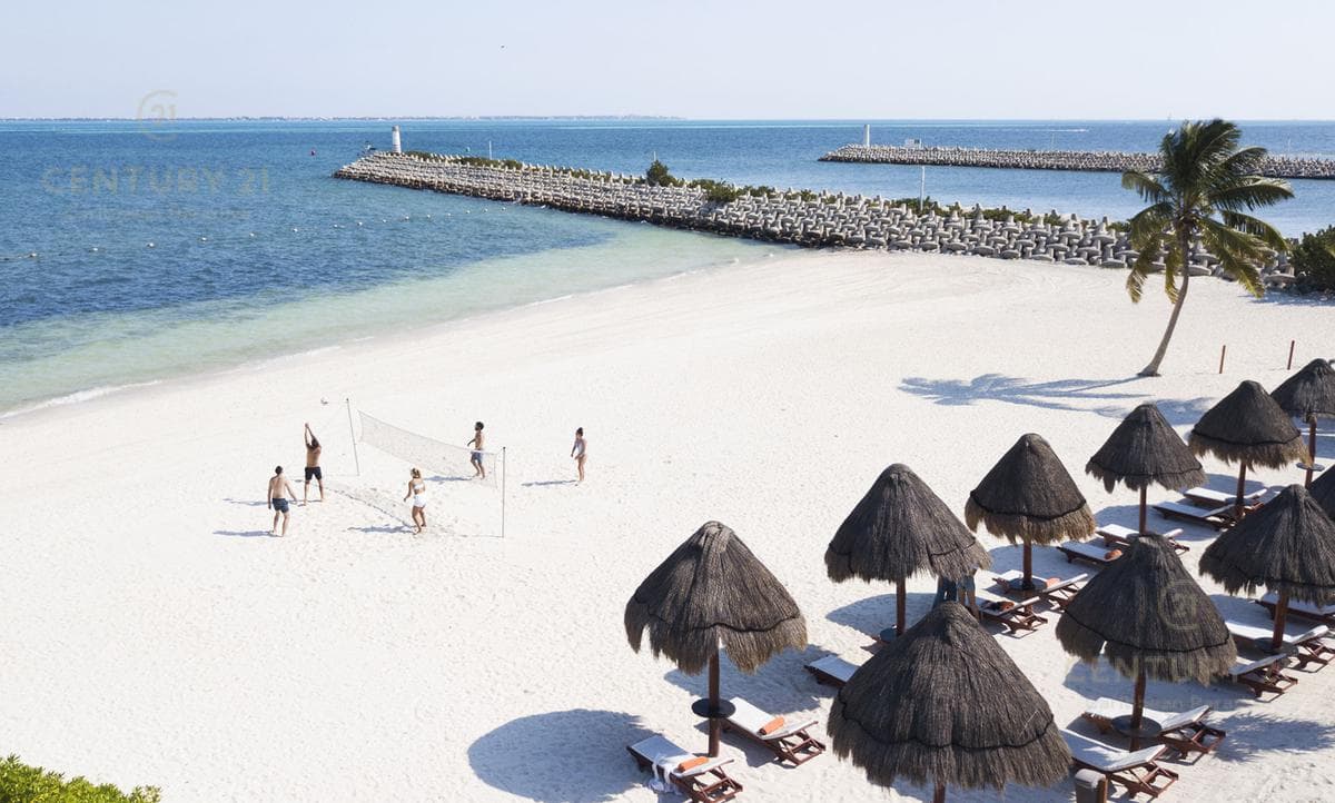 En Venta Departamento en Cancún con acceso a la playa C3085