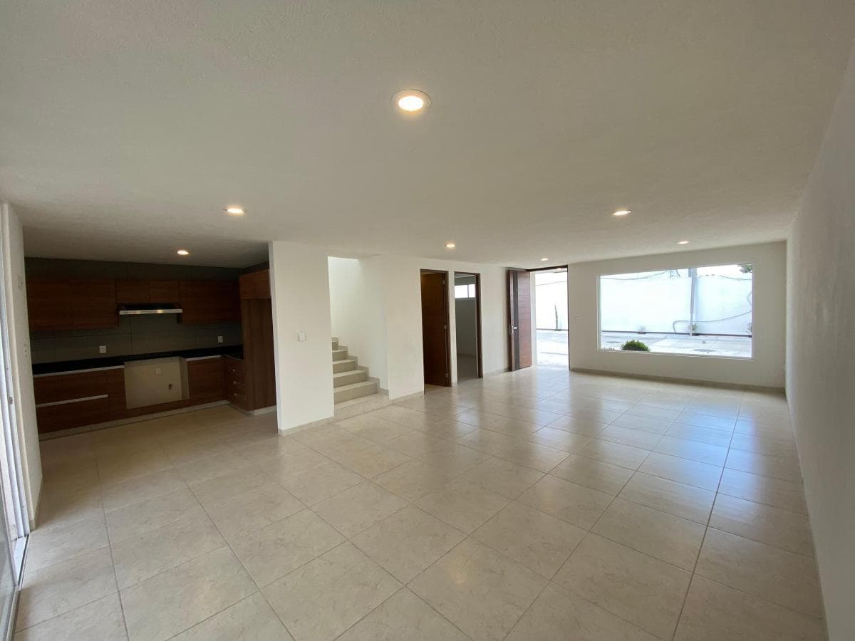 House for Sale on Garza Street in San Salvador Tizatlali, Metepec 26-630