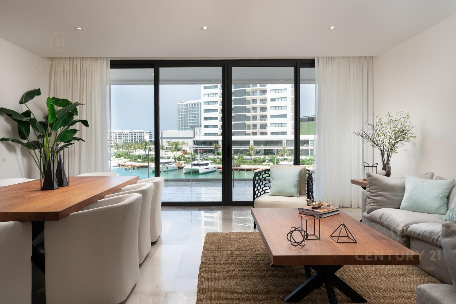 Luxury Condo for Sale in Puerto Cancún C3784