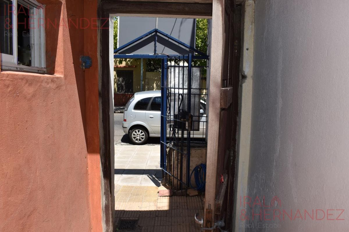 HOUSE FOR SALE IN MATADEROS RESIDENCIAL – BUENOS AIRES CITY – IN NEED OF RENOVATION