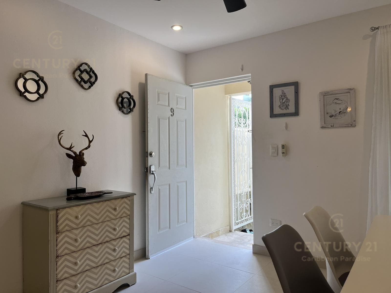 2-bedroom, 3-bathroom apartment in downtown Playa del Carmen P4206