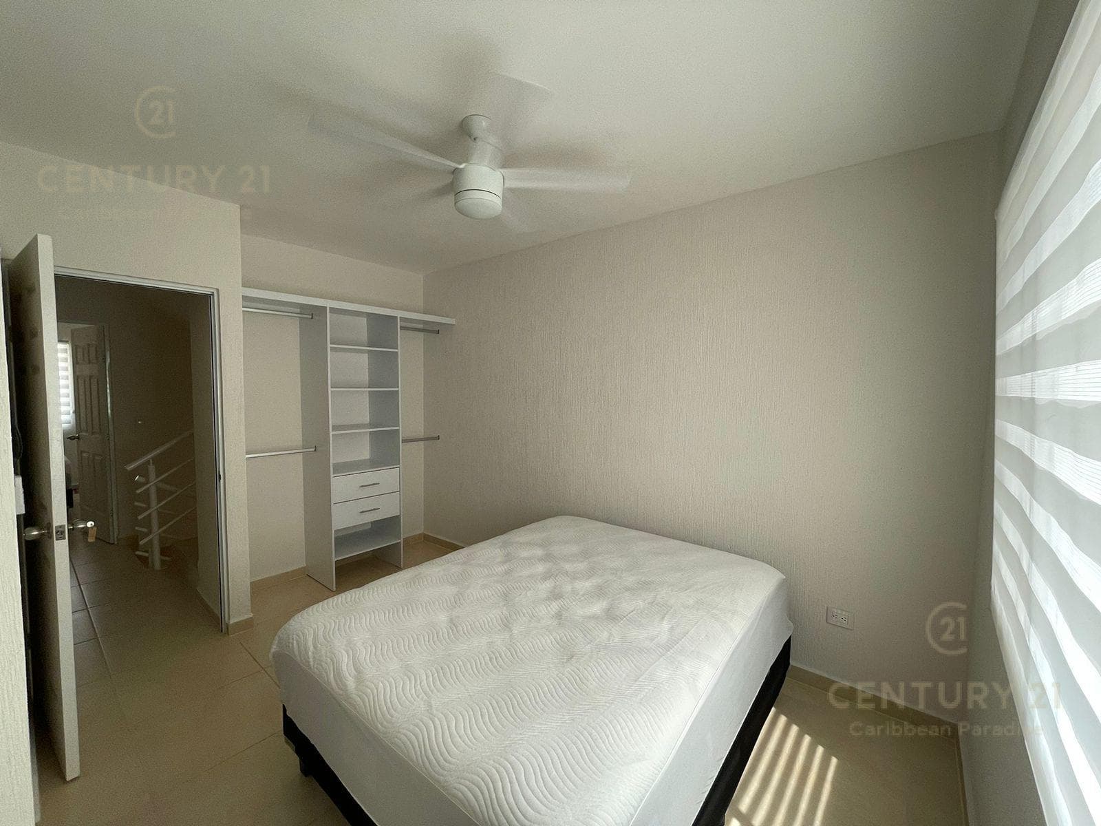 Casa en Renta sin Muebles Tres Recamaras, 3.5 Baños Fracc. Frontemare Playa del Carmen P4026