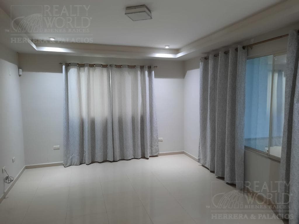 House for Sale in Cumbres Santa Clara