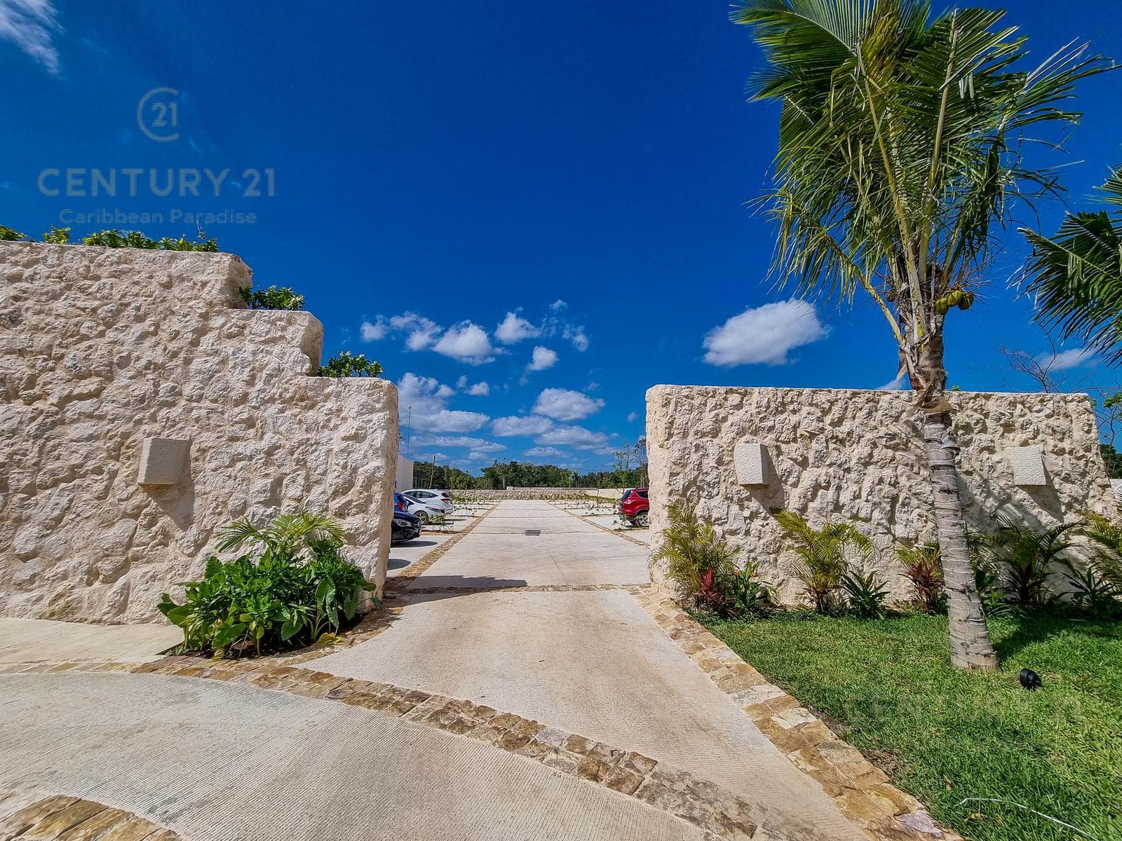 Land for sale near Av. Huayacan, Cancun C3793