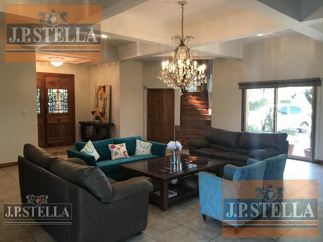 Casa 6 ambientes - Quincho - Pileta - Casa de Caseros- Villa Luzuriaga