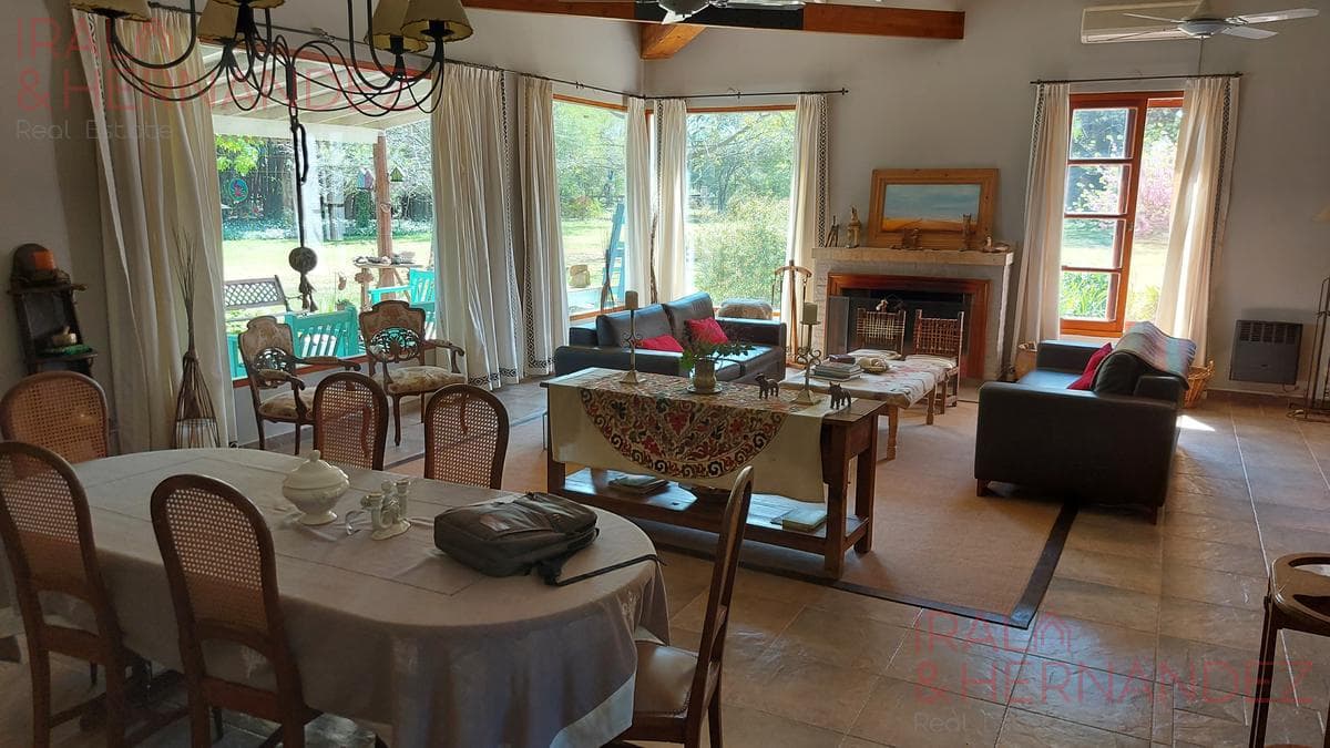 Farmhouse-Style House with Pool for Sale at the Haras el Malacate Country Club