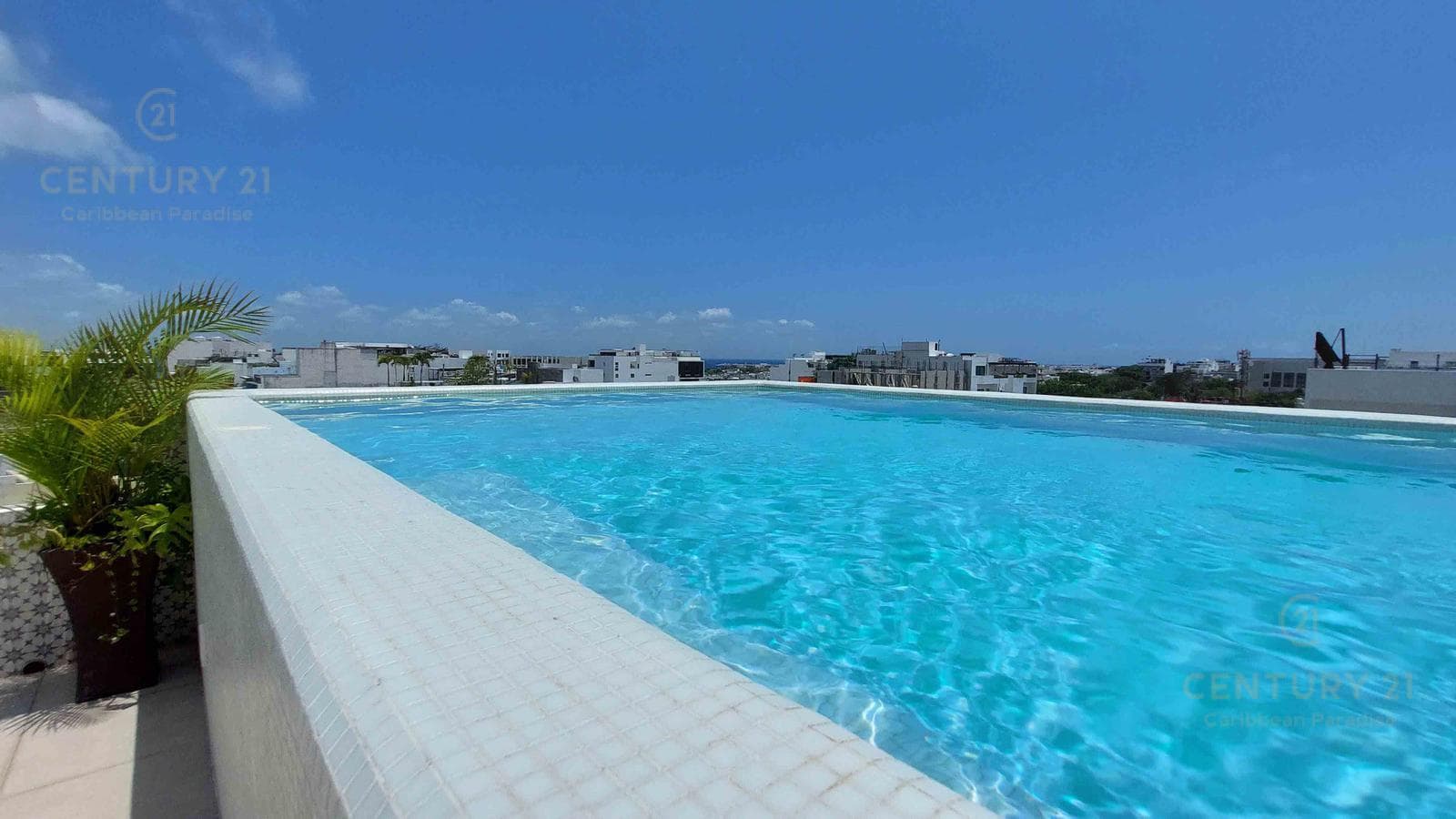 Estudio en venta en avenida CTM a una cuadra de 5ta ave Playa del Carmen P4014