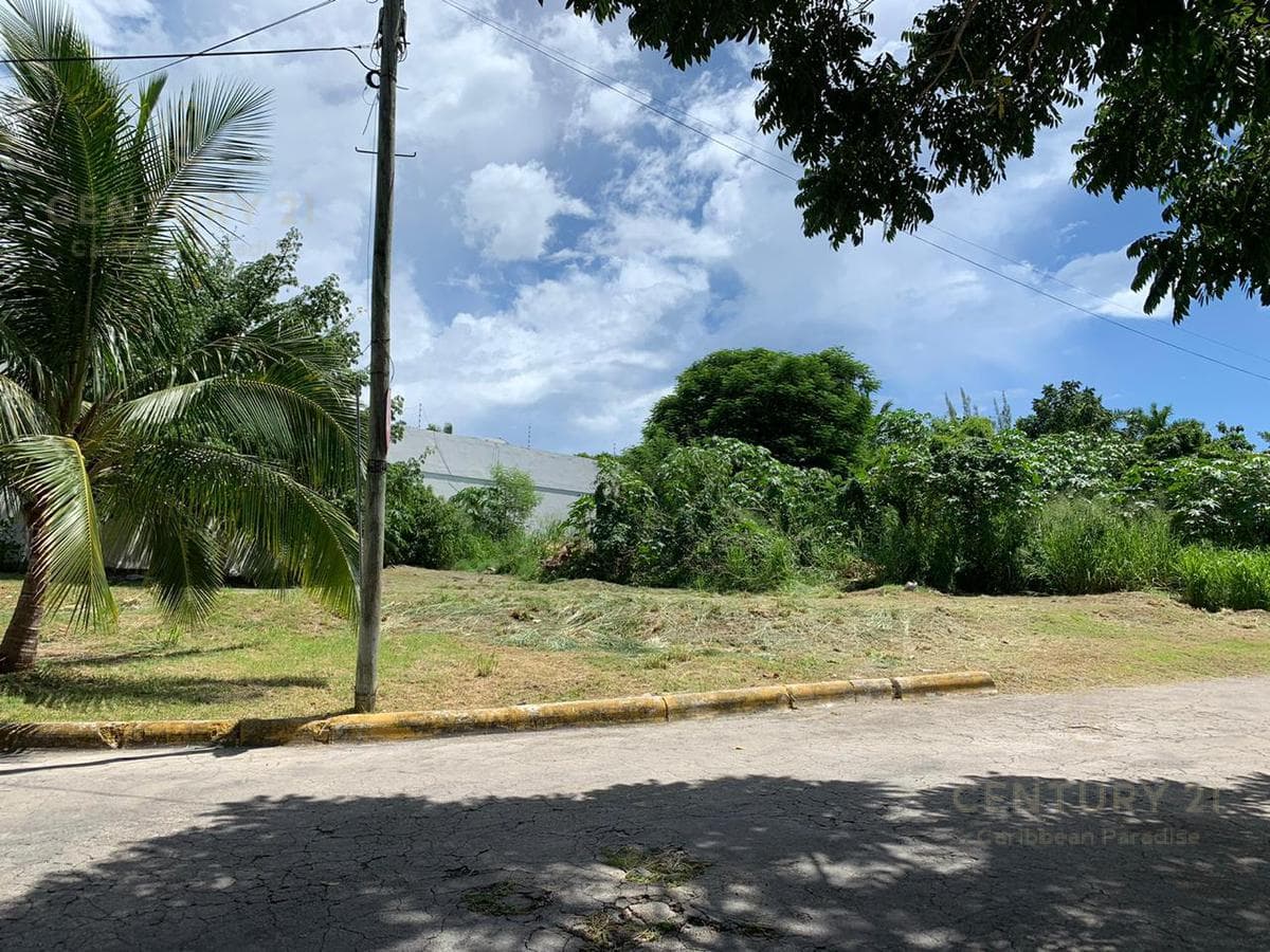 Land for sale in Resd. Campestre: 1,113 m² corner lot, Sm 309, mz 4, lt 14, Paseos del Sol, C2887