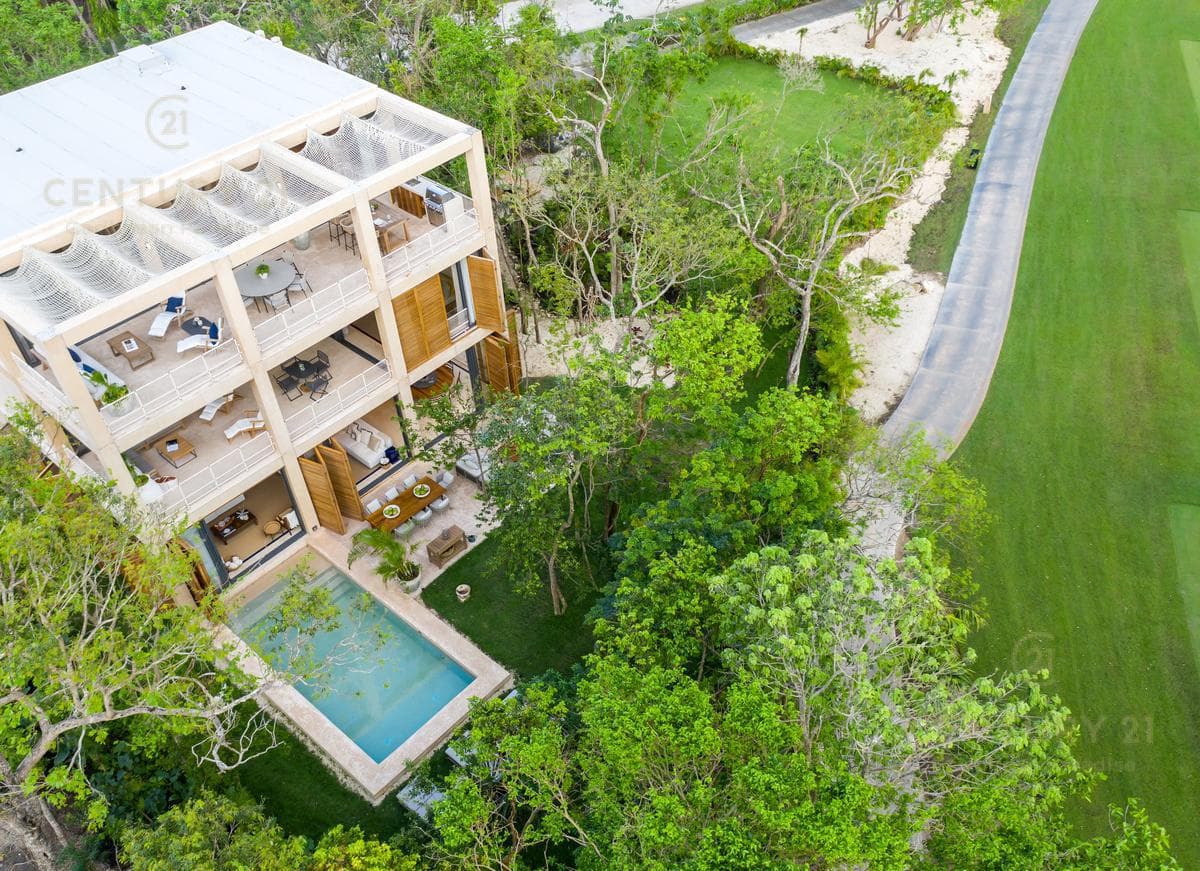 Increible casa en zona residencial prvilegiada de Playa del Carmen P3452