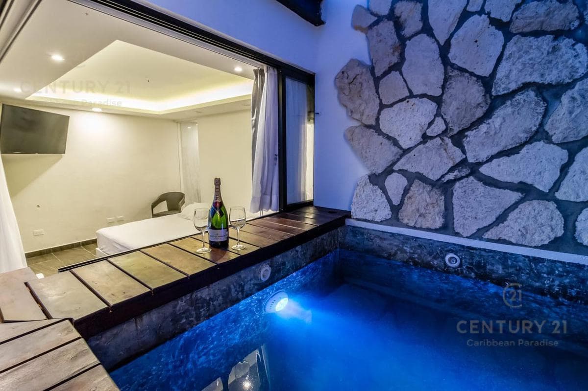 SE VENDE PENTHOUSE DE 3 RECAMARAS EN EL CENTRO AV 10 P2843