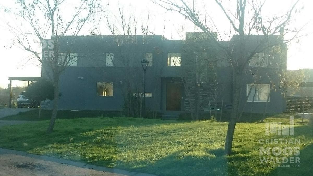 House in El Cantón, Barrio Norte—Cristian Mooswalder Real Estate