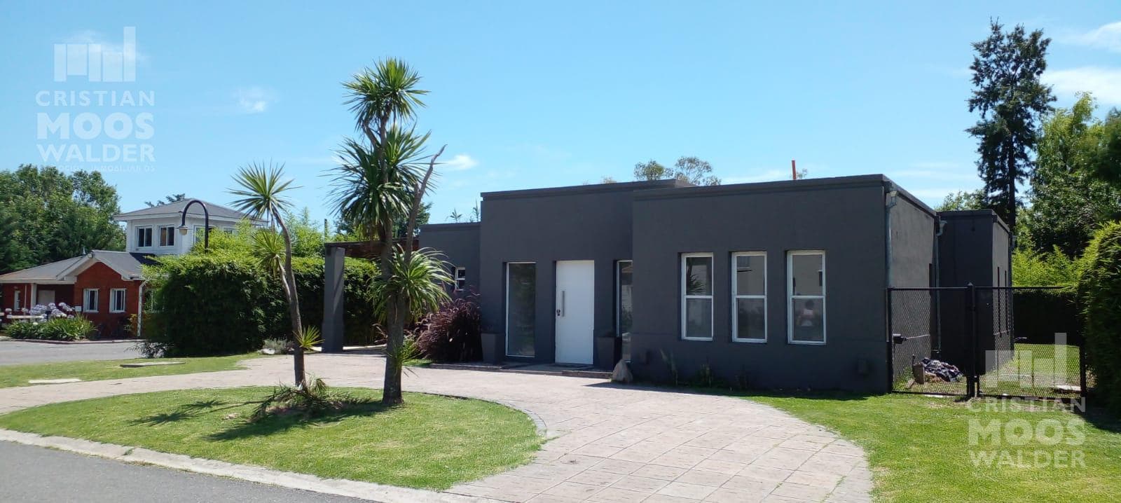 House in a Gated Community in Maschwitz for Sale