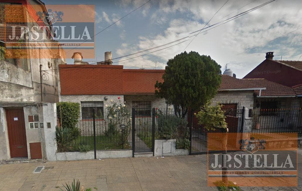 Casa 3 Amb Dpto 2 Amb c/ Entrada de Auto 136 m² Cub.- San Justo