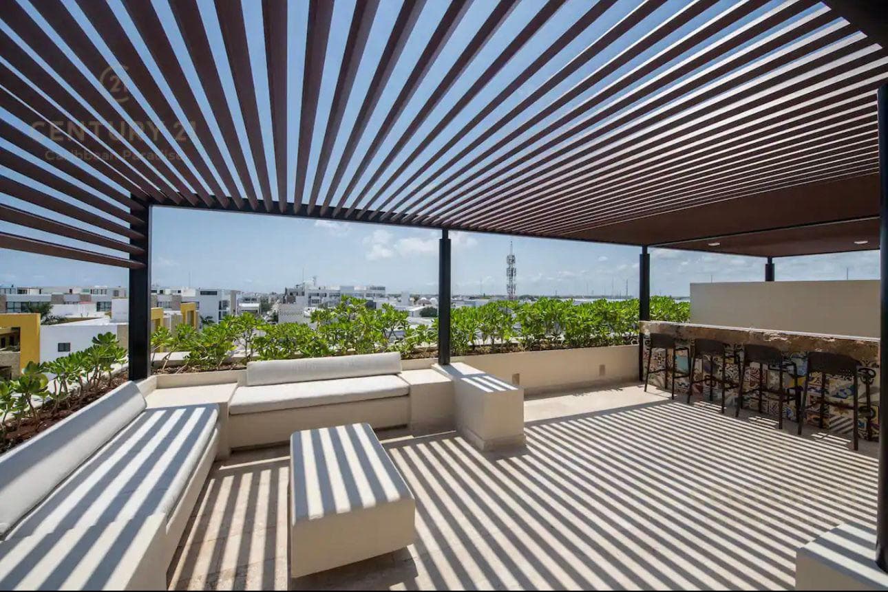 Beautiful, Fully Furnished 1-Bedroom Penthouse for Sale in a Prime Location in Playa del Carmen P418