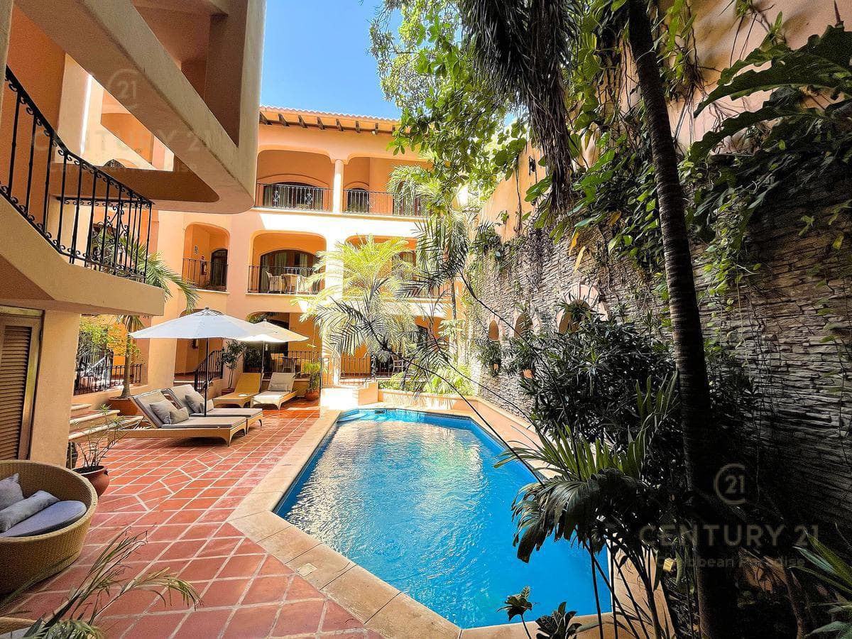 Increíble Condominio en Venta 2 Hab en 5ta Avenida Playa del Carmen P3891