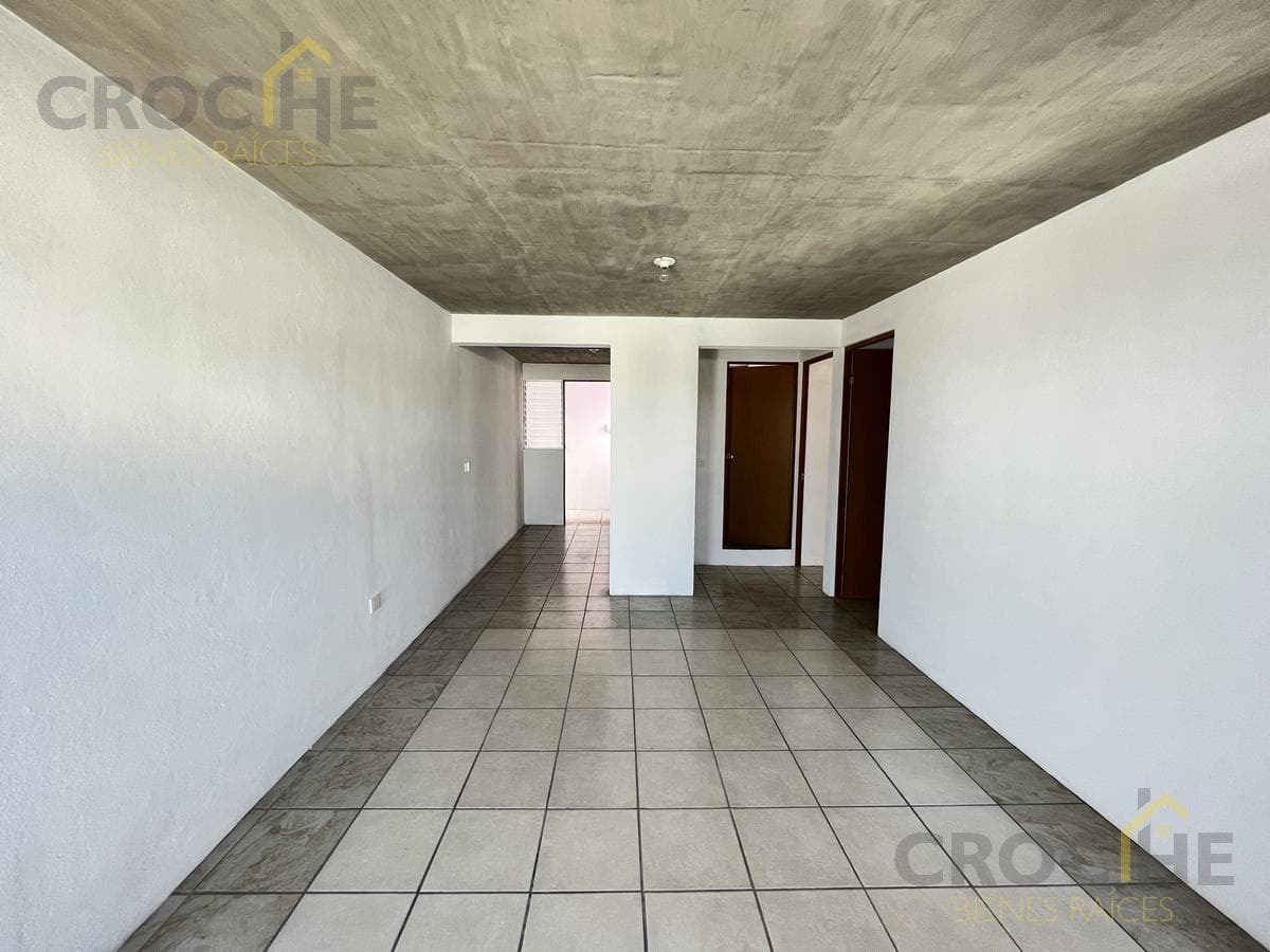 Ground-floor apartment for sale across from the Emiliano Zapata Military Battalion in Lencero, Veracruz.