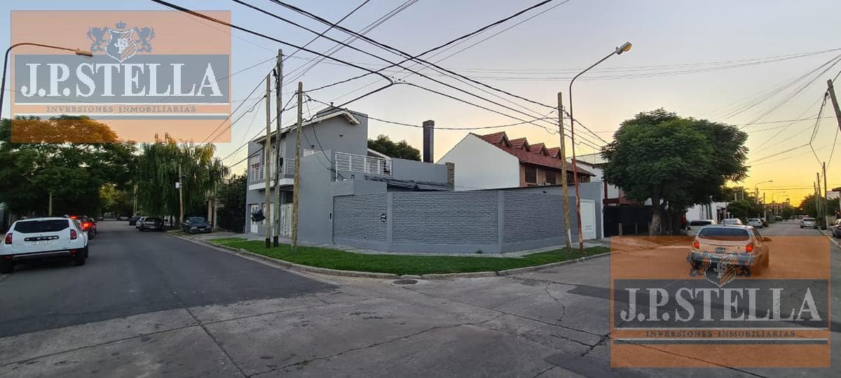 Casa 4 Amb. C/ Garage, Quincho y Pileta Climatizada - Ramos Mejia
