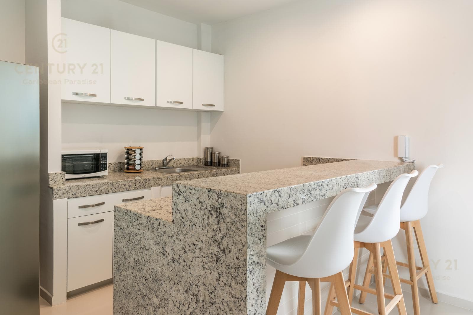 Bonito departamento en pequeño condominio en el corazón de Playa del Carmen P2983