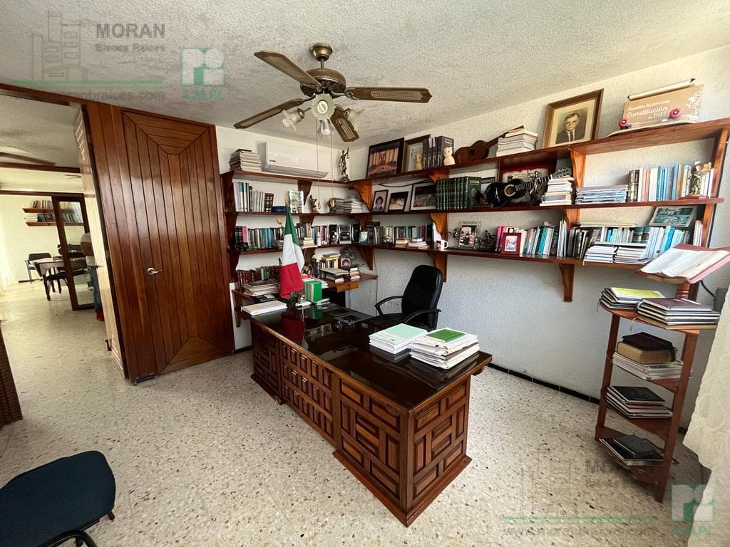 Centrally Located House for Sale, Coatzacoalcos, Ver.