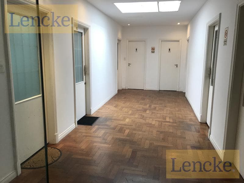 Office space for rent in the heart of San Isidro, half a block from the flagpole