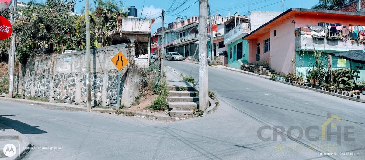 Land for sale in the Vasconcelos neighborhood of Xalapa, on a corner lot.