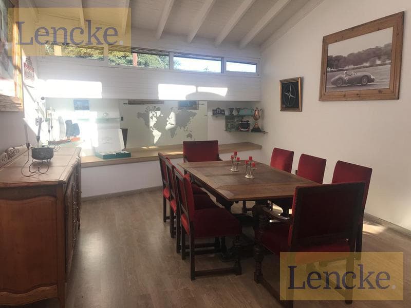 For sale with rental income: excellent office space at the corner of Libertador and Martin Coronado, with 2 parking spaces